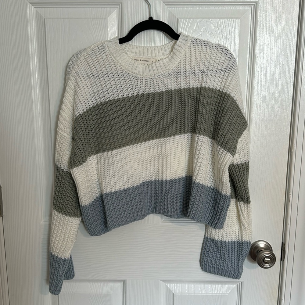 Crop sweater